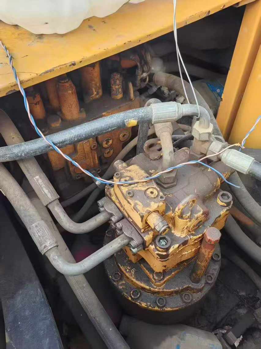 Used Sany SY215C Excavator 2013 Model / 4