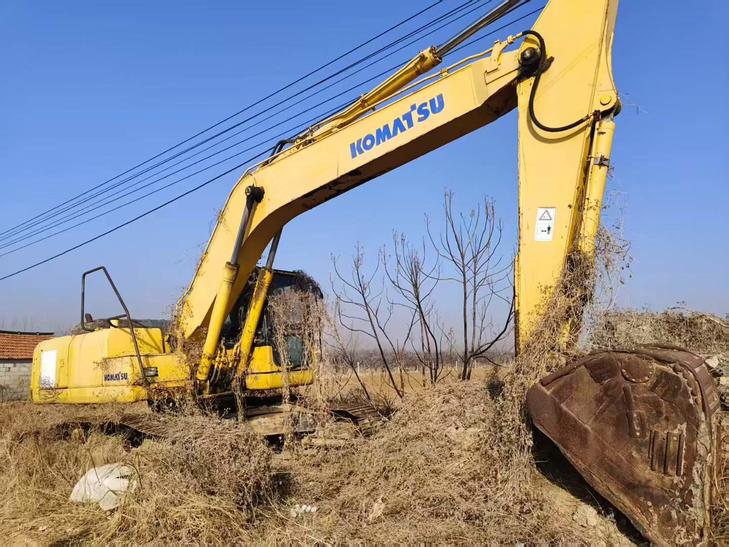 Buy Komatsu PC240-6 Used Excavator / 1