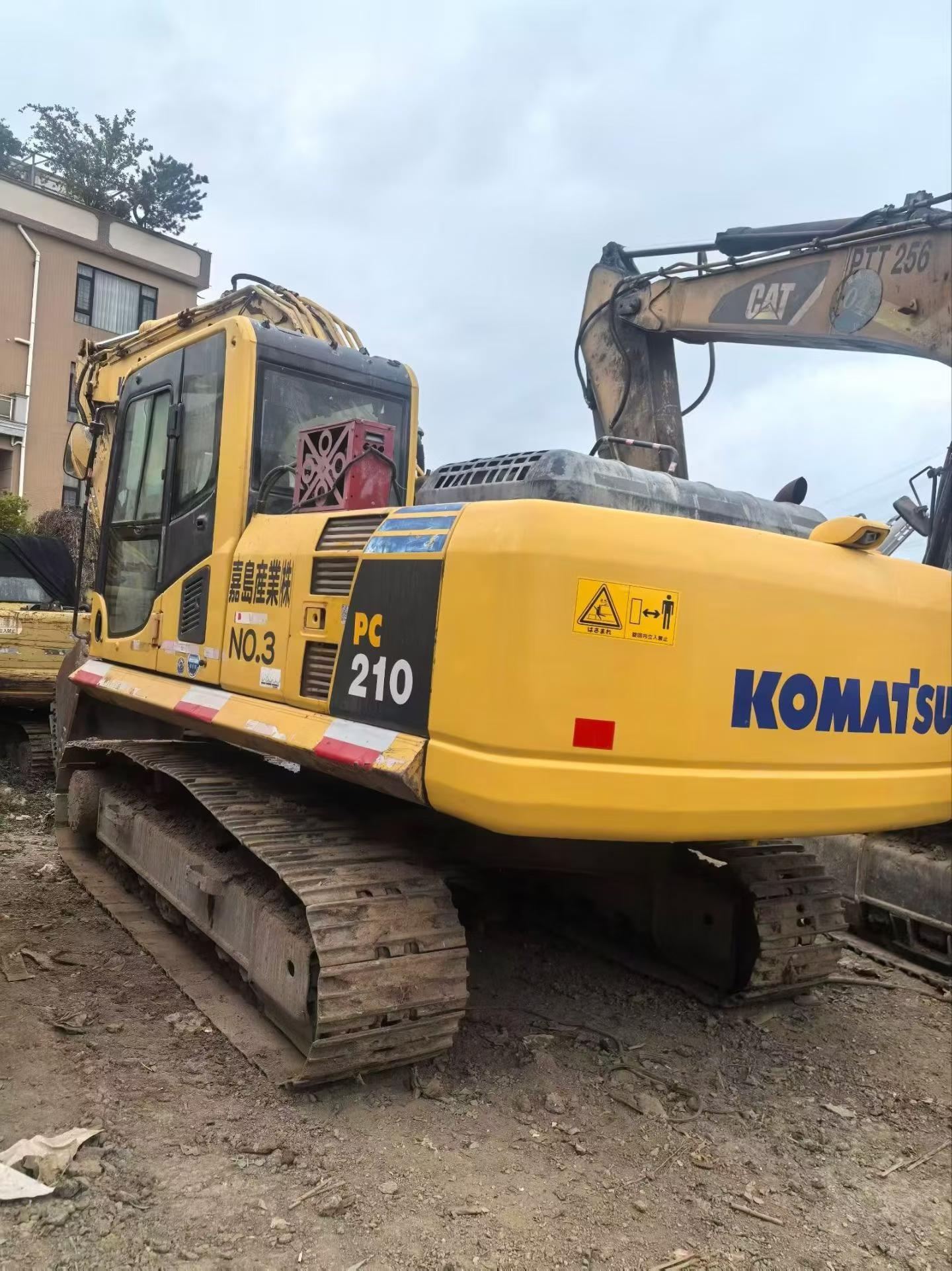 Used Komatsu PC210-8N1 Excavator 2016 Model / 3