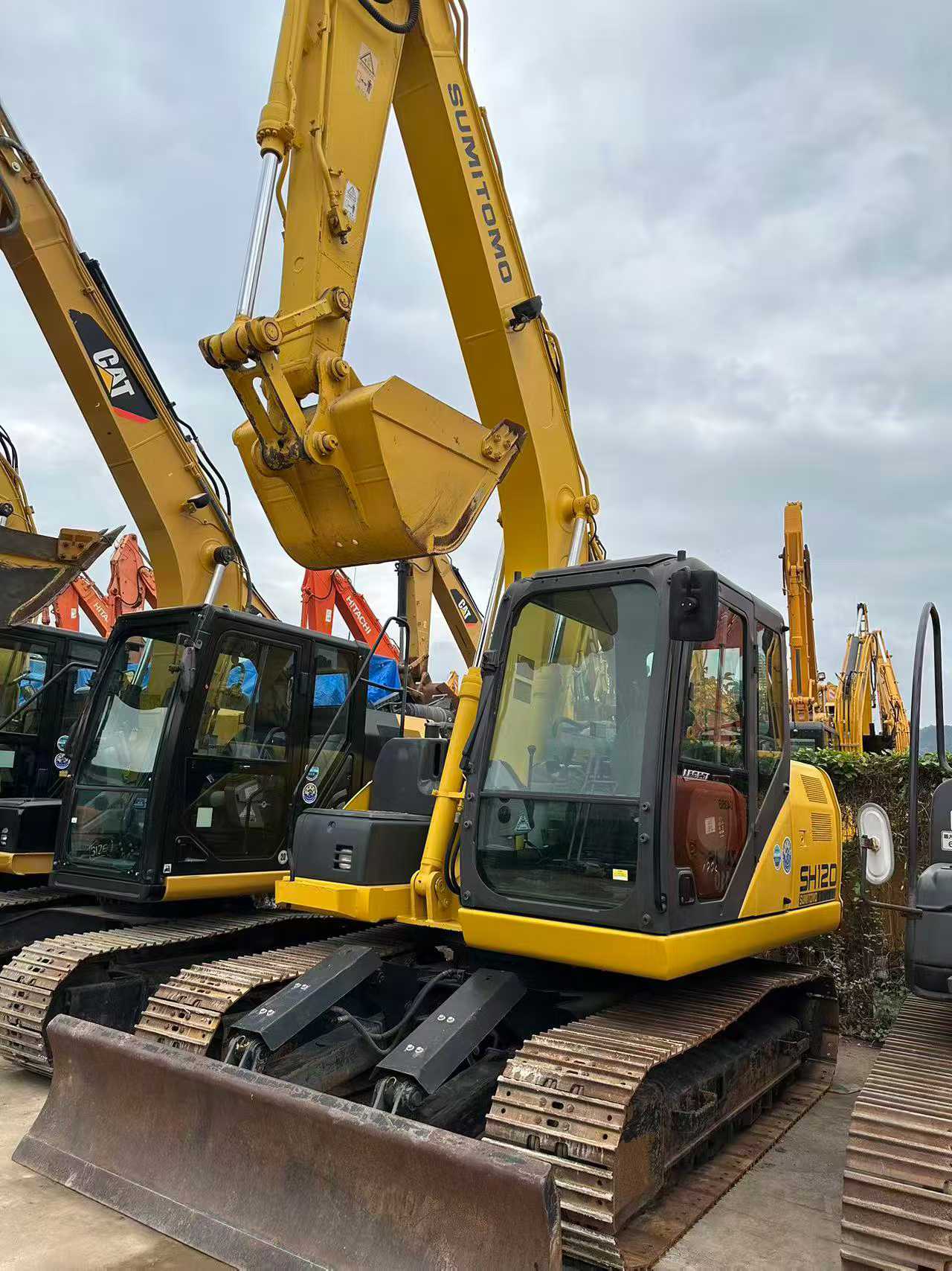 Used Sumitomo SH120 Excavator 2016 Model / 2