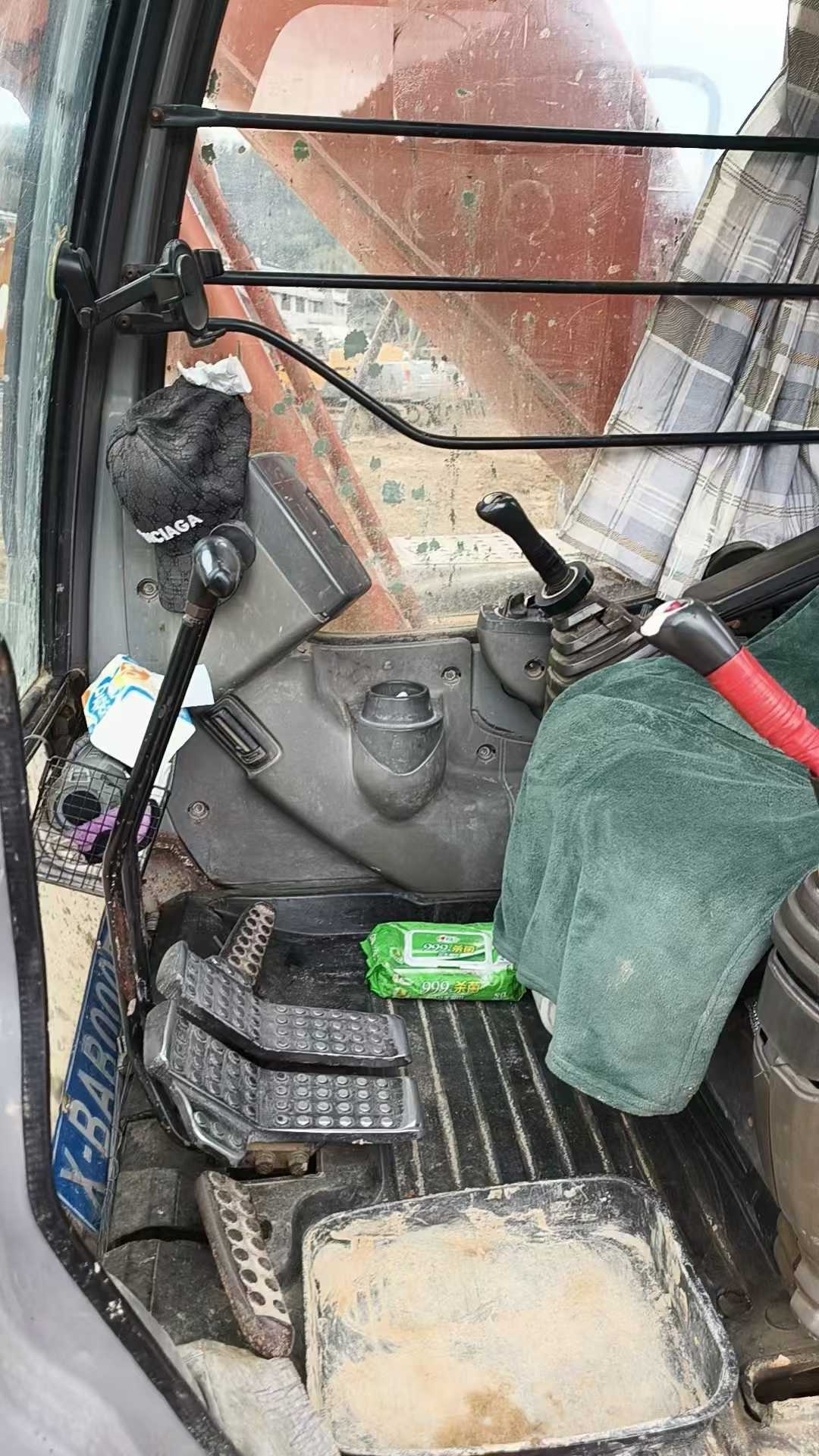 Used Hitachi ZX200-6 Excavator 2016 Model / 2