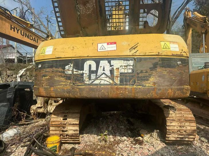 Buy Caterpillar 325C Used Excavator / 1