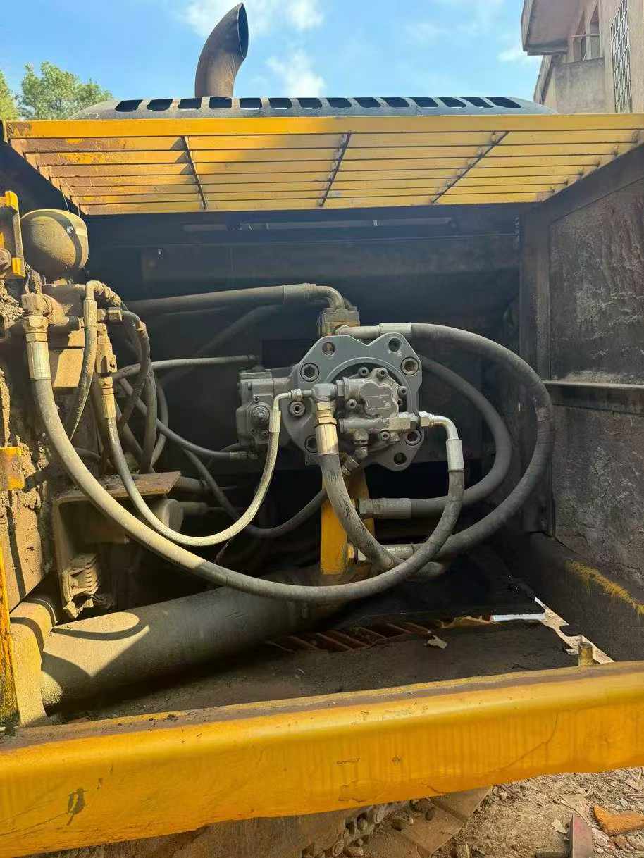 Used Kato 820-3SP Excavator 2016 Model / 4