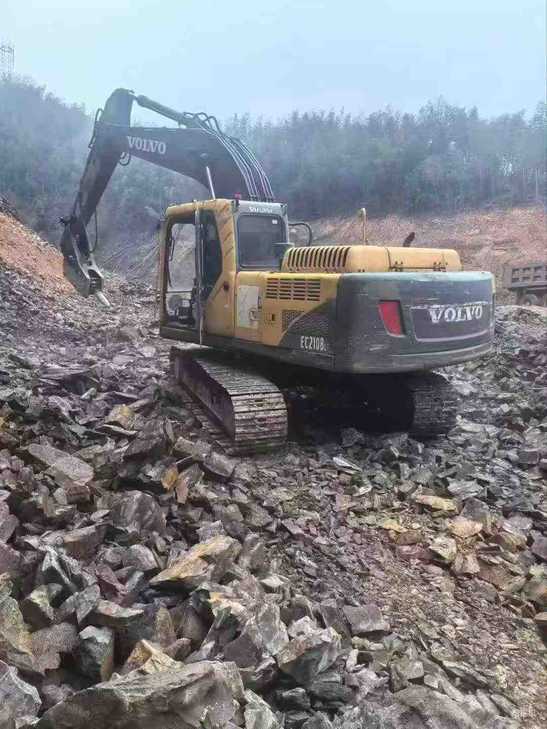Buy Volvo EC210B Used Excavator / 1