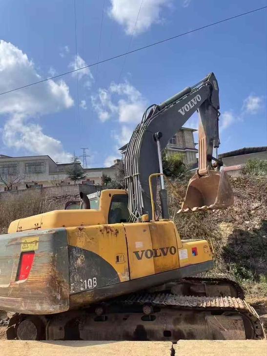 Buy Volvo EC210B Used Excavator / 1