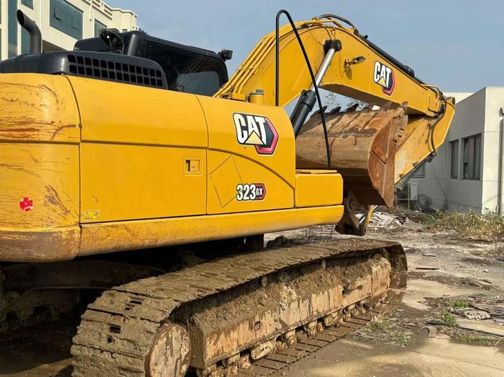 Buy Caterpillar 323 Used Excavator / 1