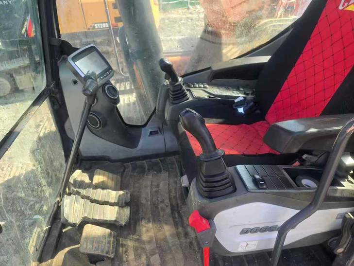 Buy Doosan DX380 Used Excavator / 1