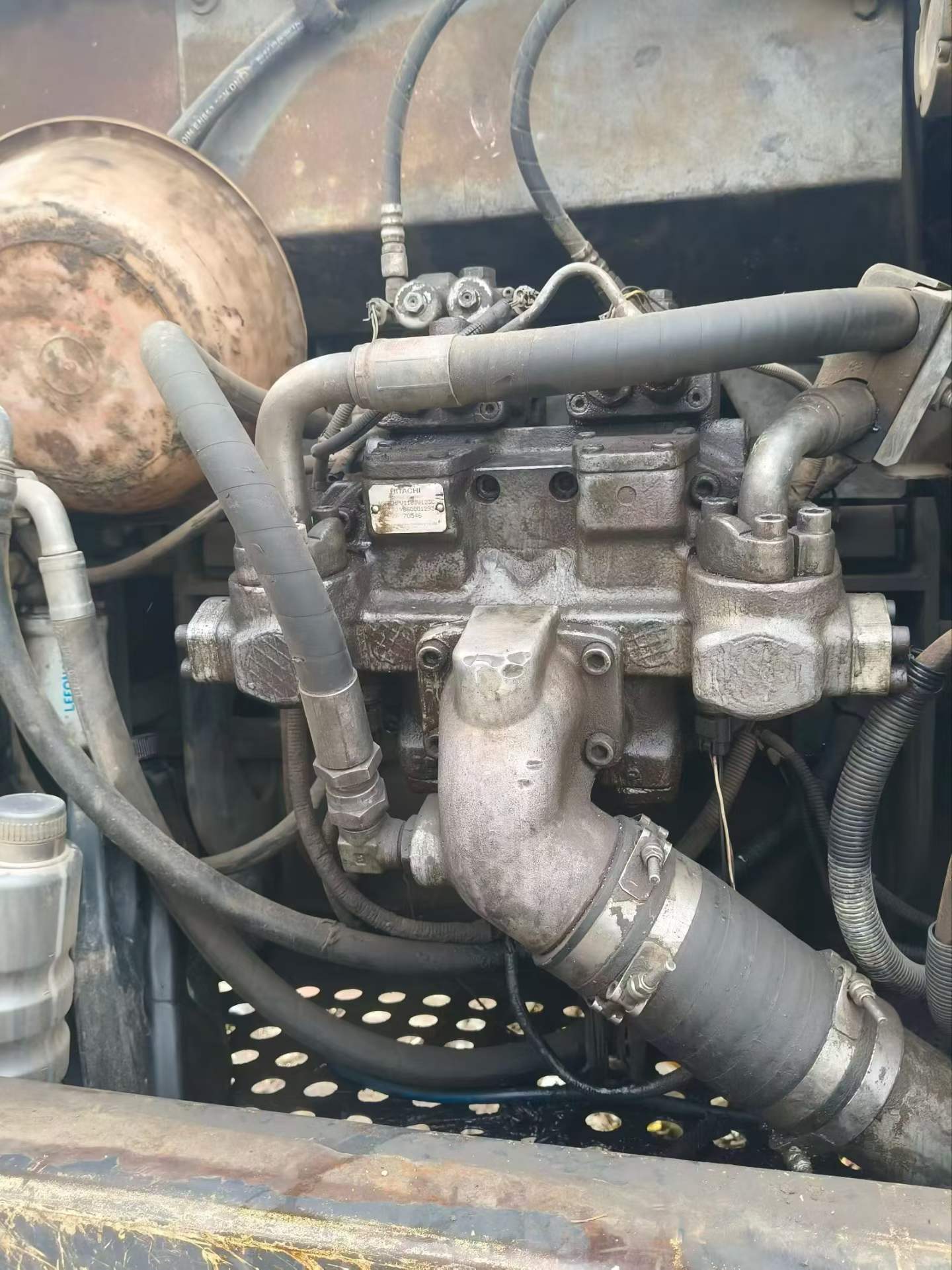 Used Hitachi ZX200-5G Excavator 2013 Model / 9