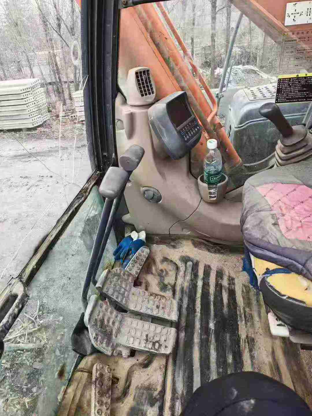 Used Hitachi ZX240 Excavator 2010 Model / 2