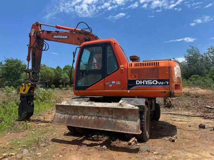 Buy Doosan DH150 Used Excavator / 1