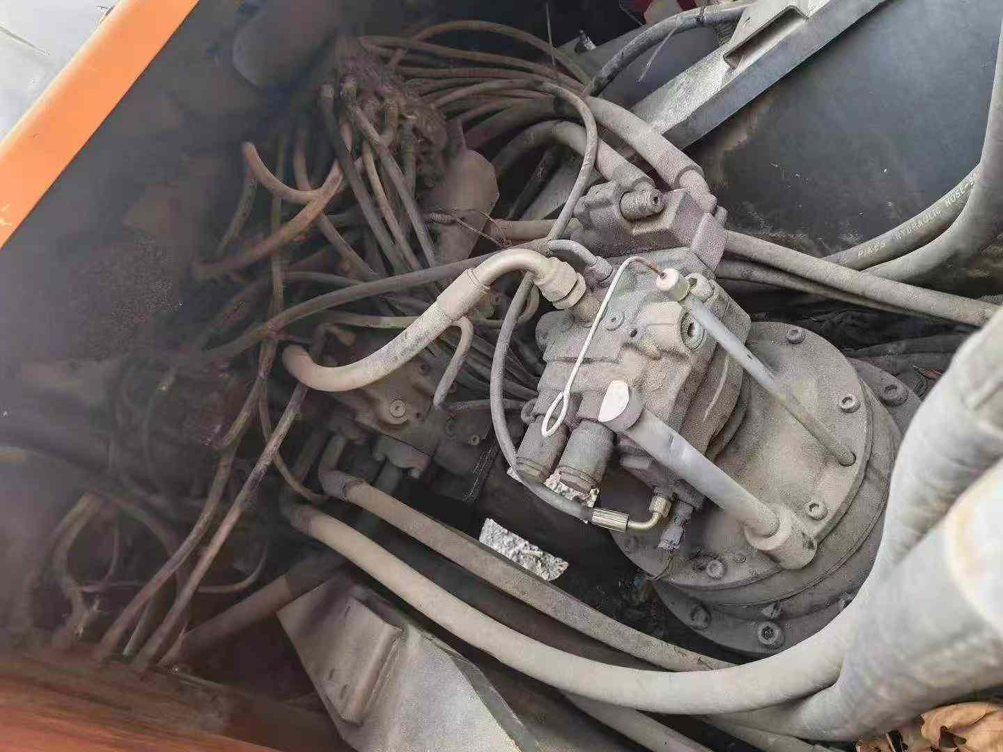 Used Hitachi ZX240 Excavator 2010 Model / 4