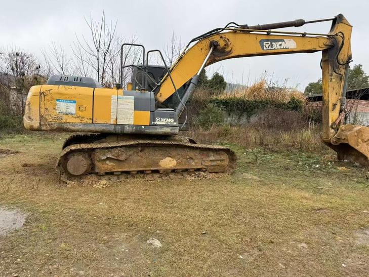 Buy XCMG XE215 Used Excavator / 1