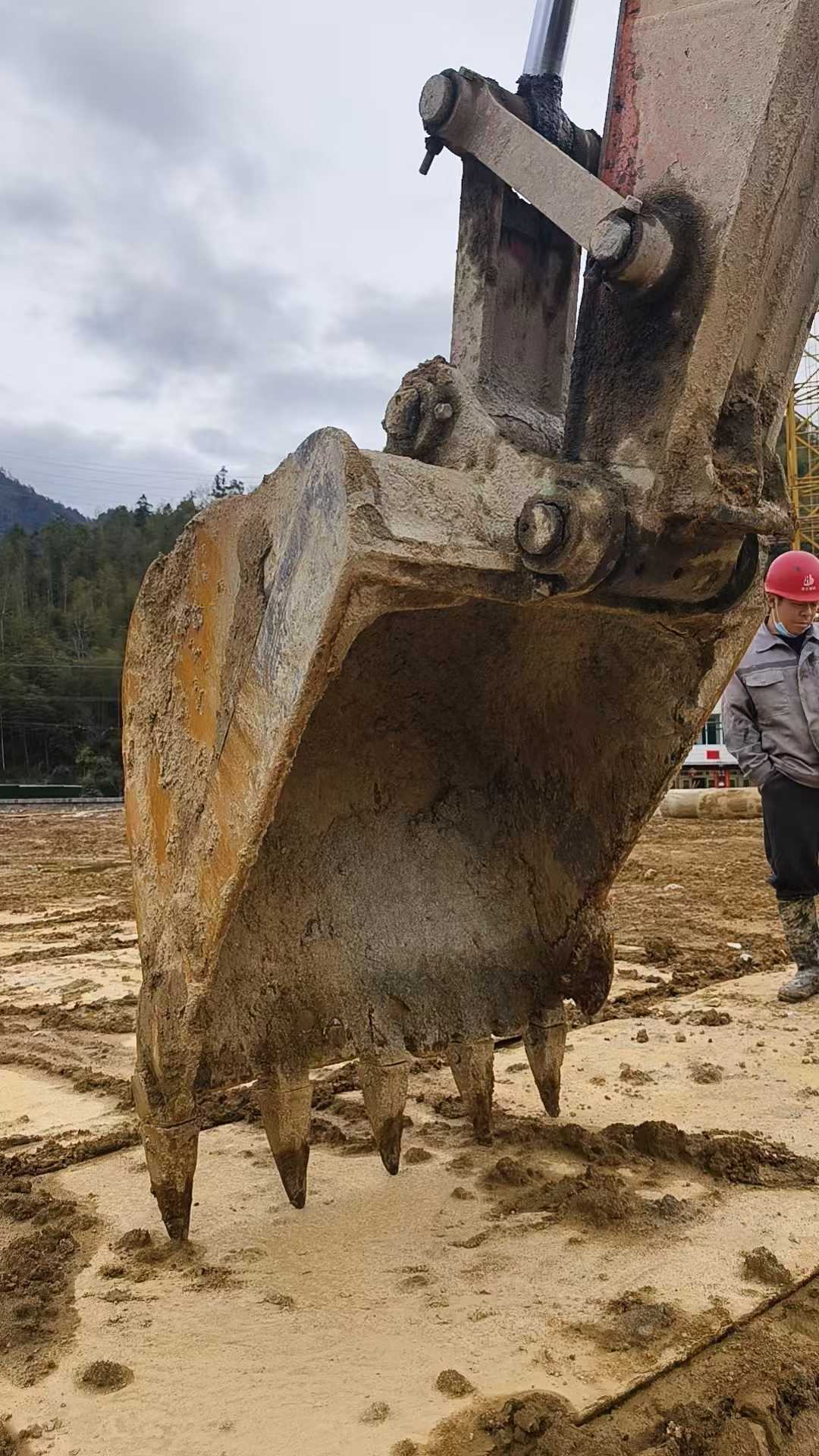 Used Hitachi ZX200-6 Excavator 2016 Model / 9