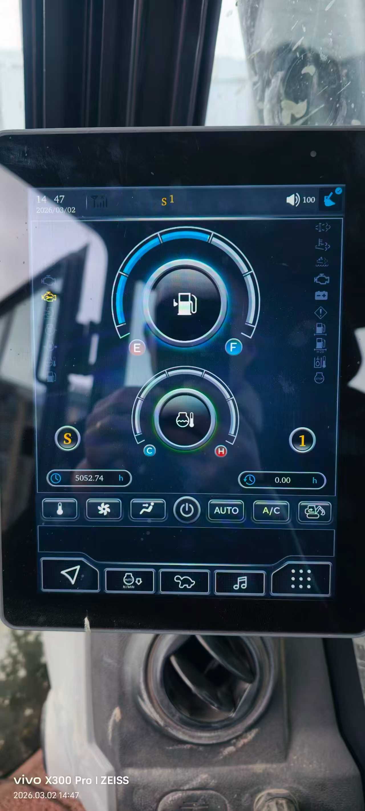 Used Sany SY200C Excavator 2021 Model / 4