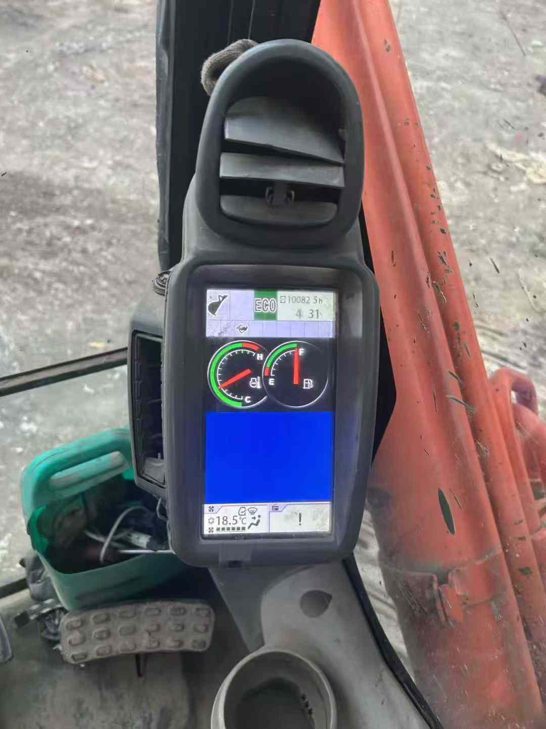 Used Hitachi EX200-5 Excavator 2014 Model / 9