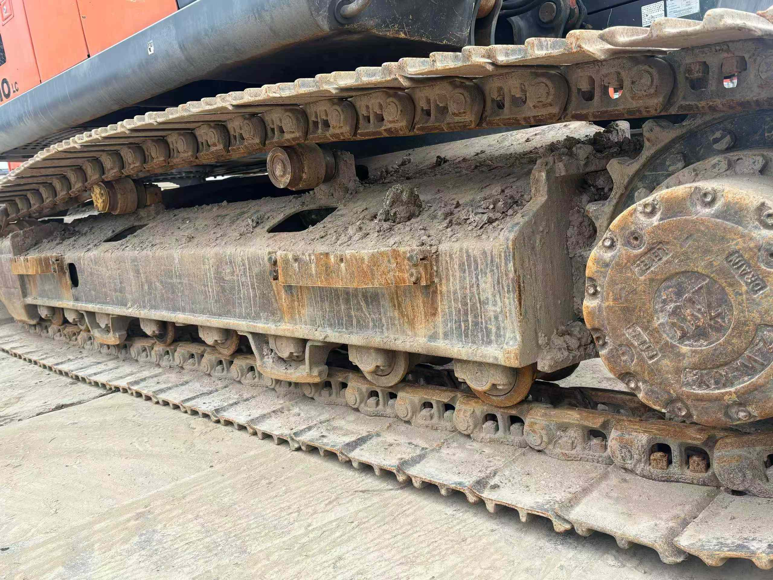 Used Hitachi ZL210LC-5G Excavator 2016 Model / 7