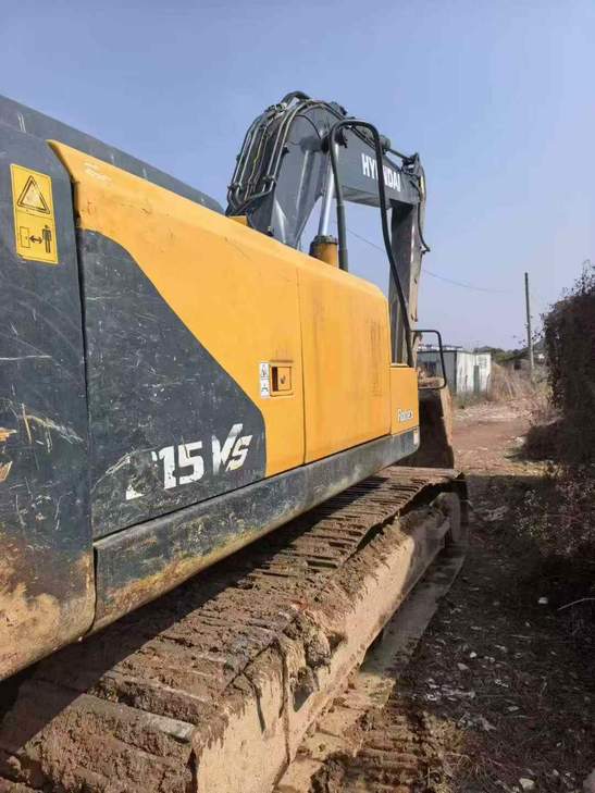 Buy Hyundai R215VS Used Excavator / 1