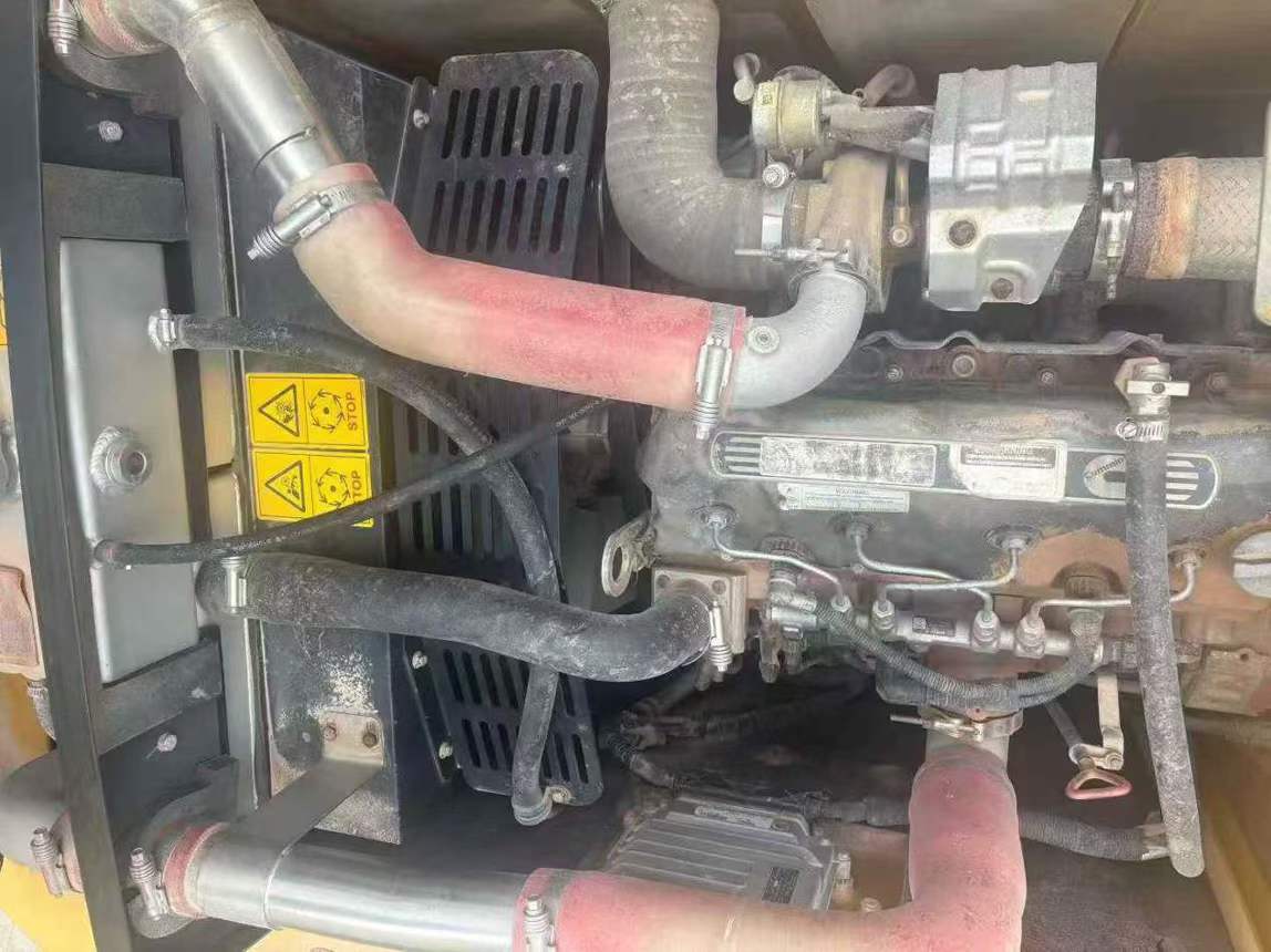 Used XCMG XE135B Excavator 2021 Model / 4