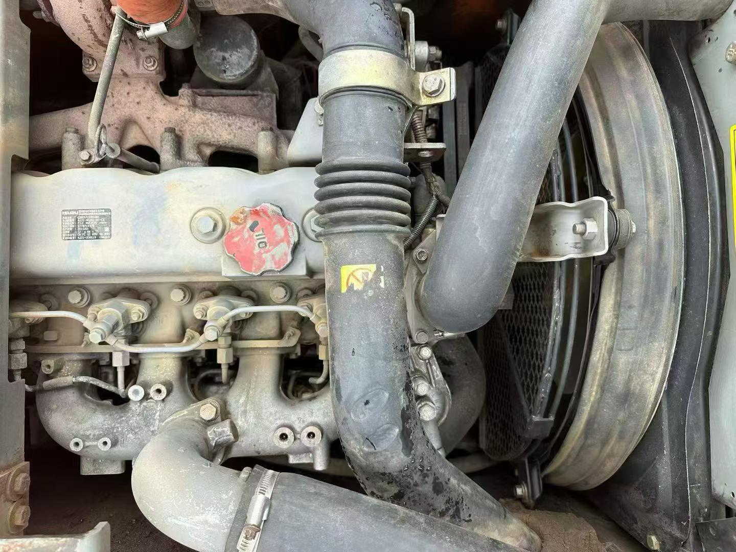 Used Hitachi EX130H-5 Excavator 2015 Model / 8