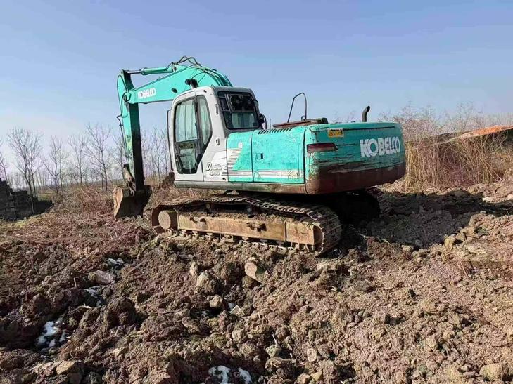 Buy Kobelco SK200-6E Used Excavator / 1