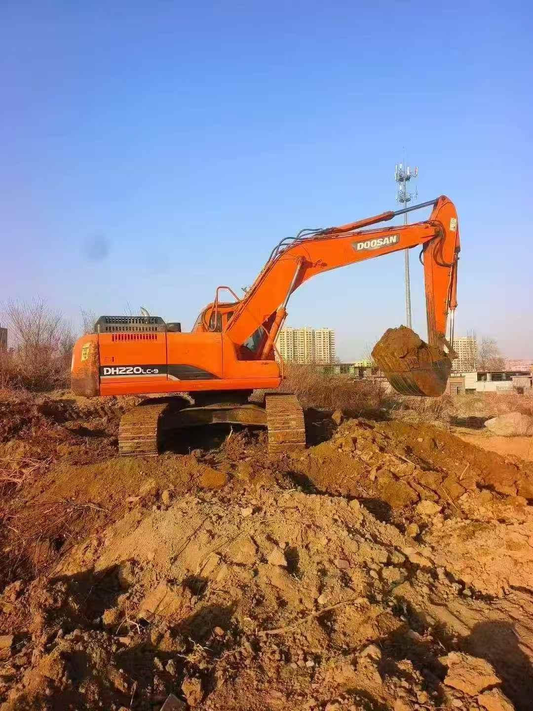 Used Doosan DH220-3 Excavator 2016 Model / 3