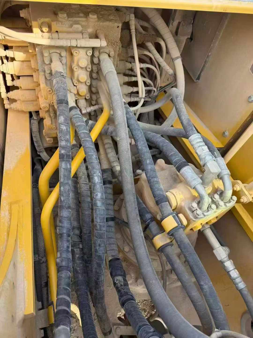 Used Komatsu PC200 Excavator 2020 Model / 5