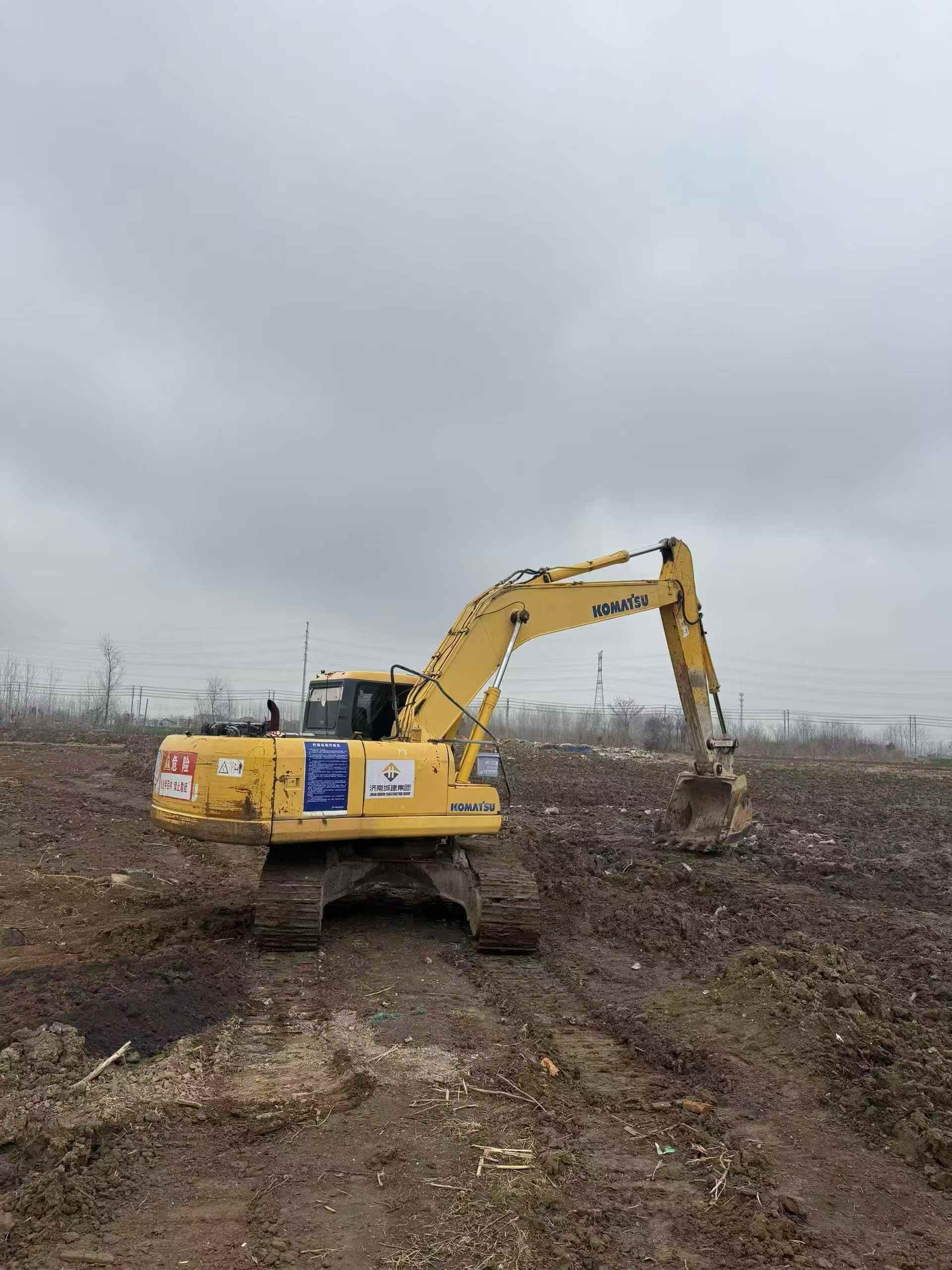 Used Komatsu PC200-7 Excavator 2016 Model / 2