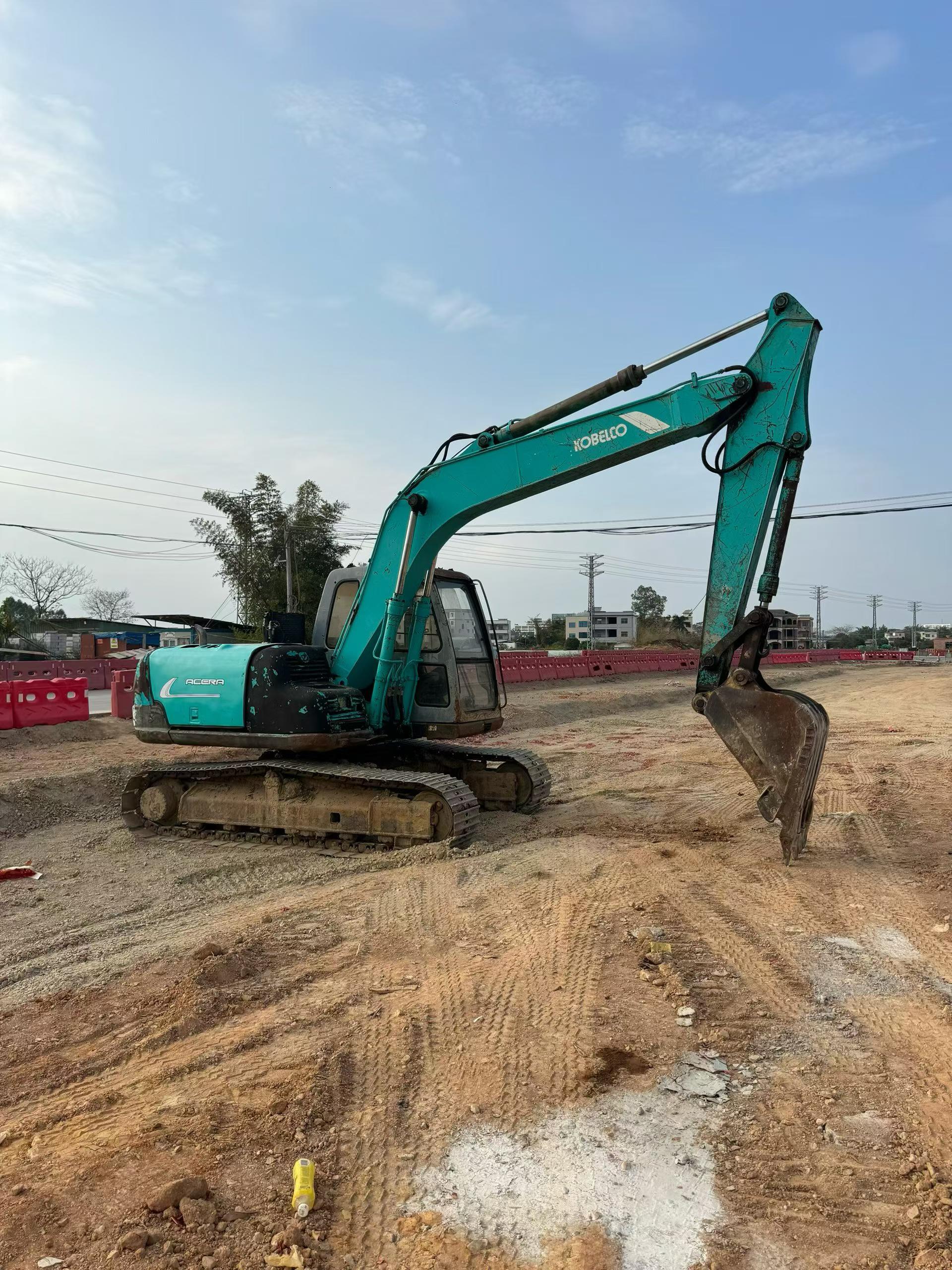 Used Kobelco  SK120-5.5 Excavator 2016 Model / 9