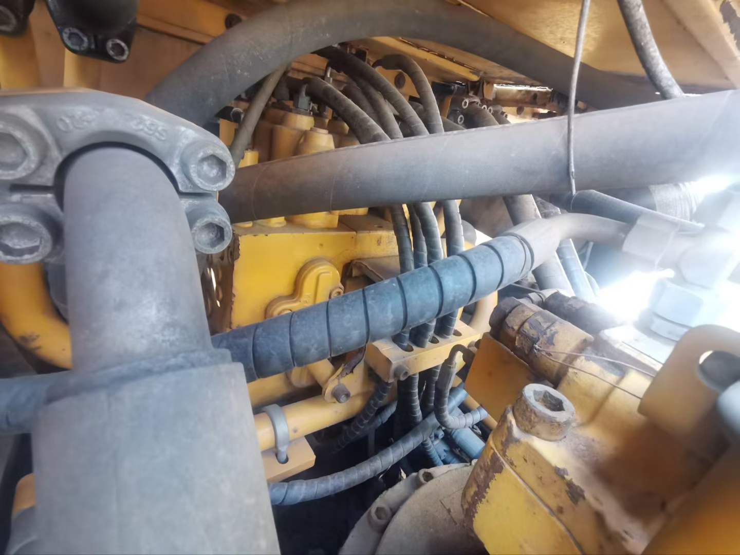 Used Sany SY285C Excavator 2014 Model / 8