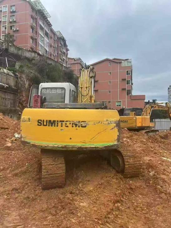 Buy Sumitomo SH120-3 Used Excavator / 1