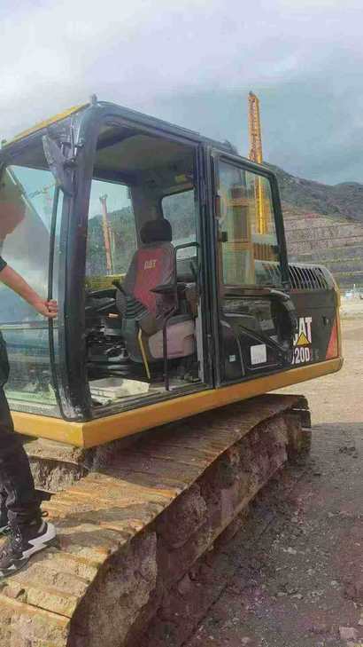 Buy Caterpillar M318 Used Excavator / 1