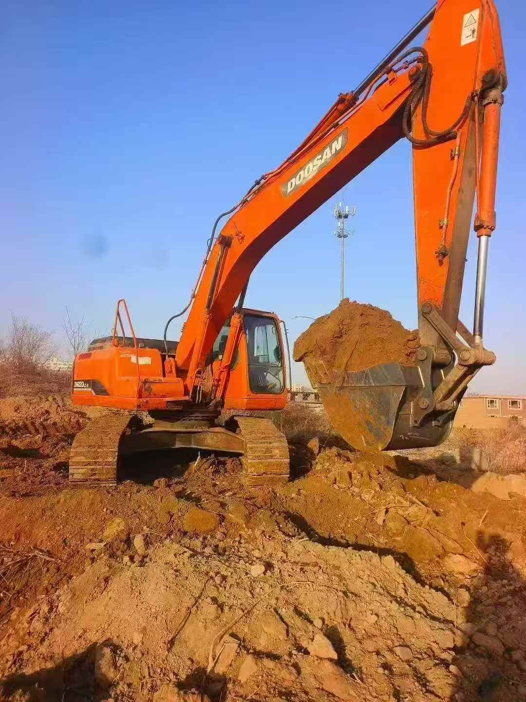 Used Doosan DH220-3 Excavator 2016 Model / 4