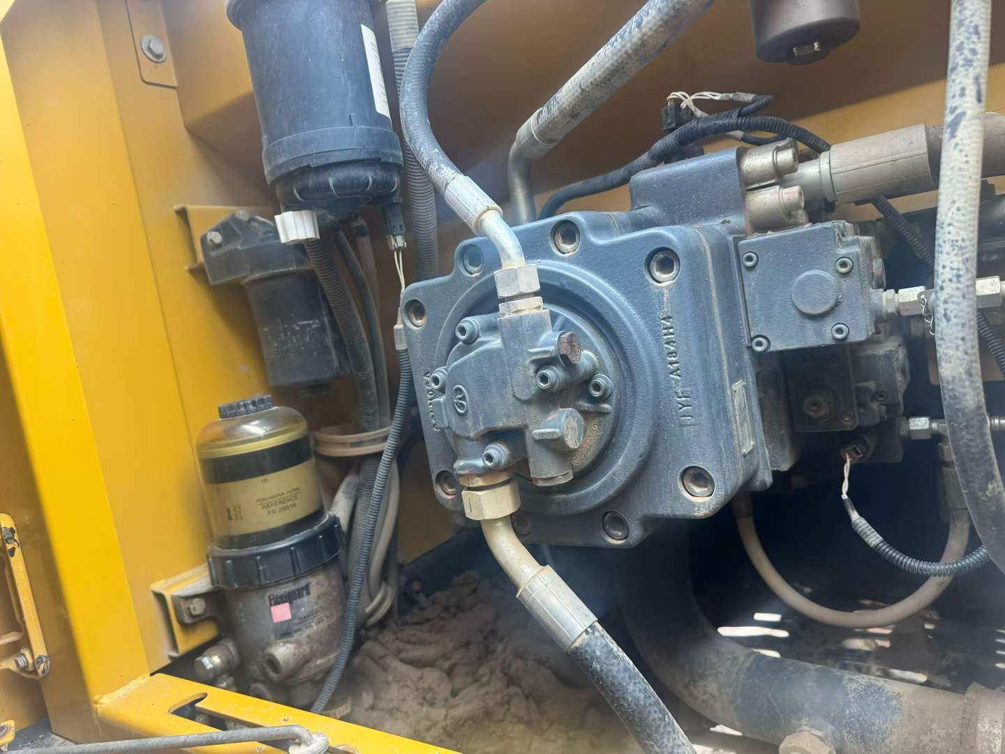 Used XCMG XE205DA Excavator 2020 Model / 3