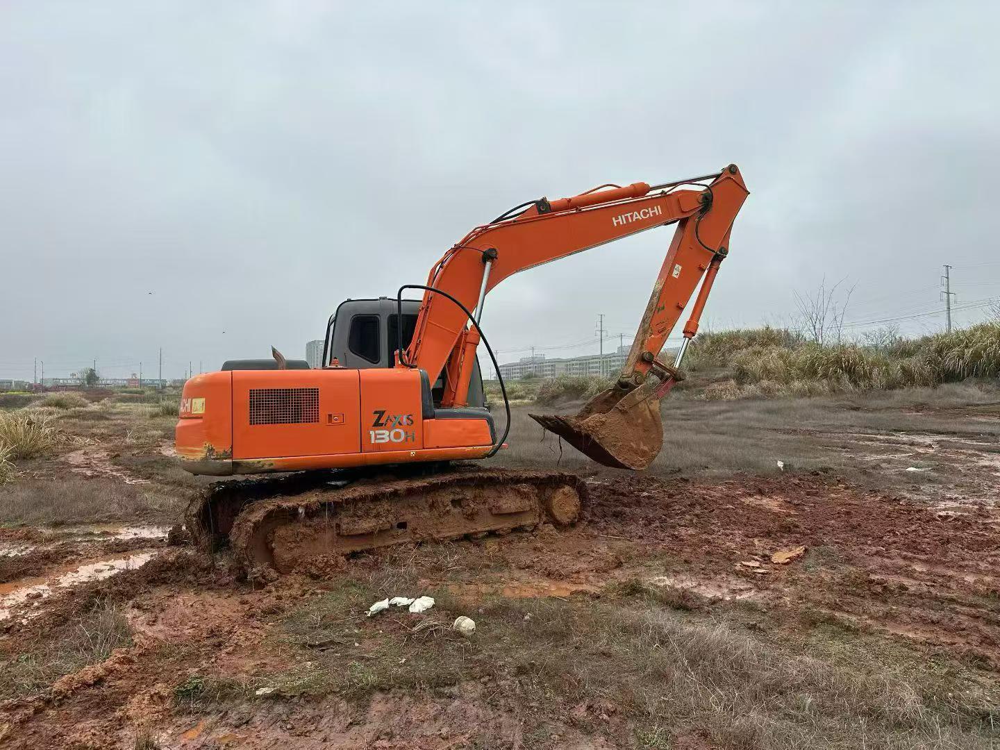 Used Hitachi EX130H-5 Excavator 2015 Model / 2