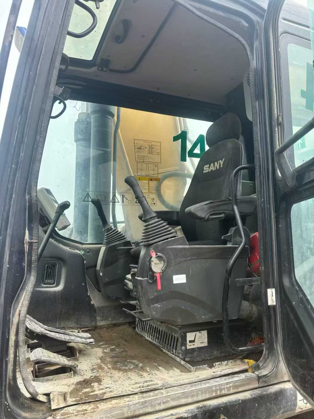 Used Sany SY215C Excavator 2016 Model / 5