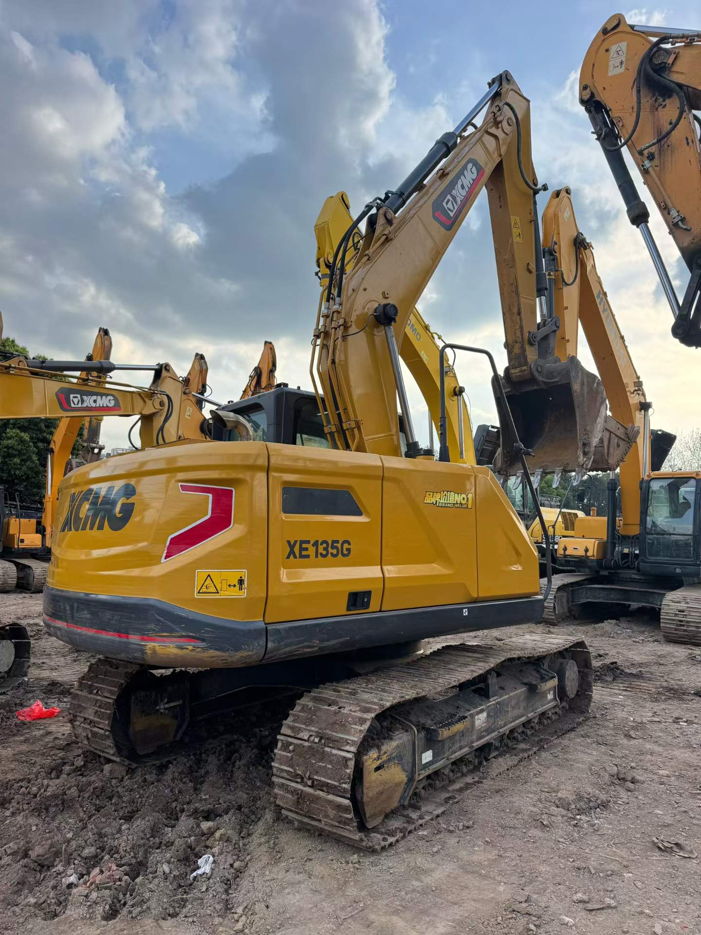 Used XCMG XE135B Excavator 2025 Model / 3