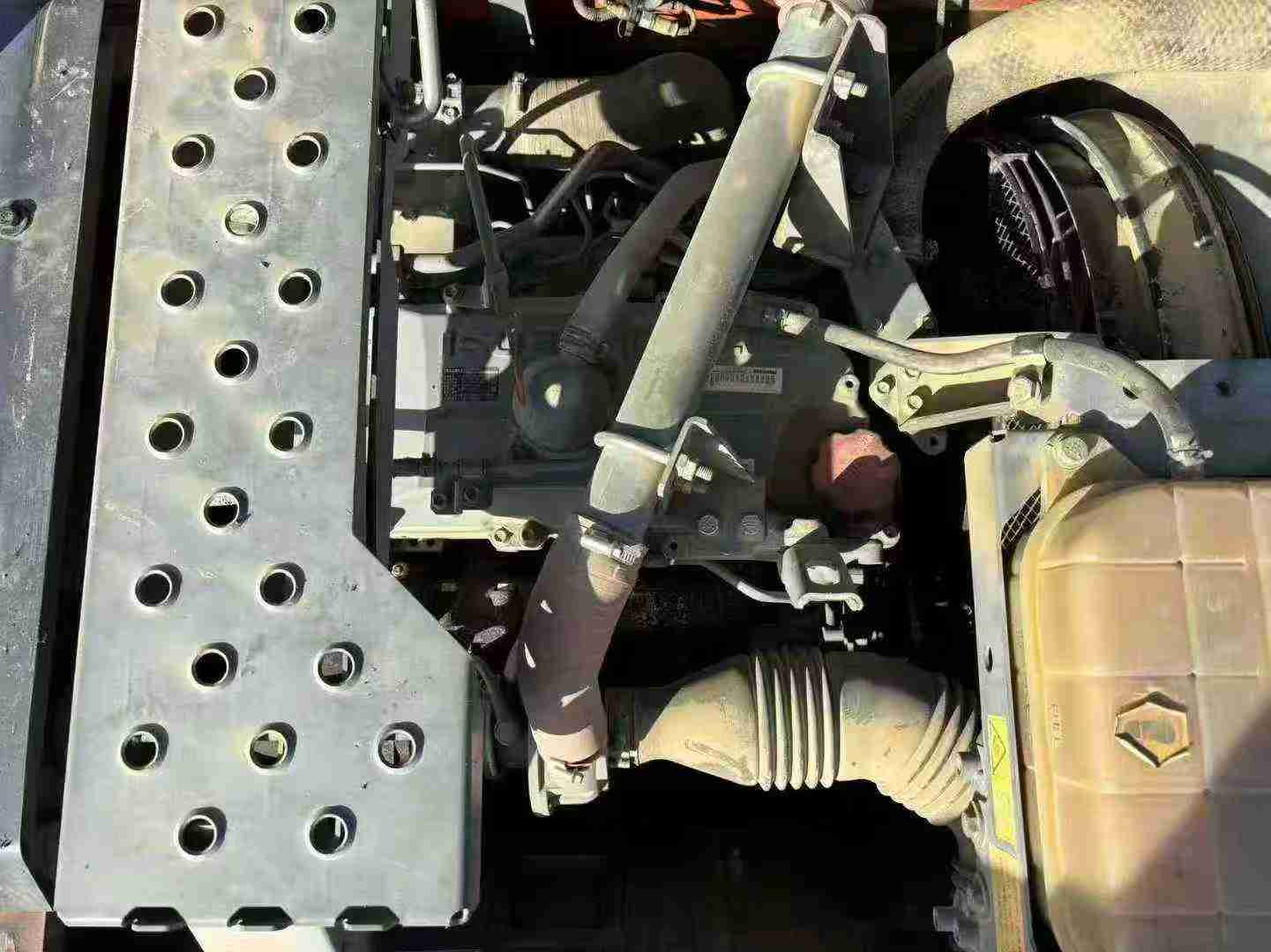 Used Hitachi ZH200-5A Excavator 2018 Model / 8