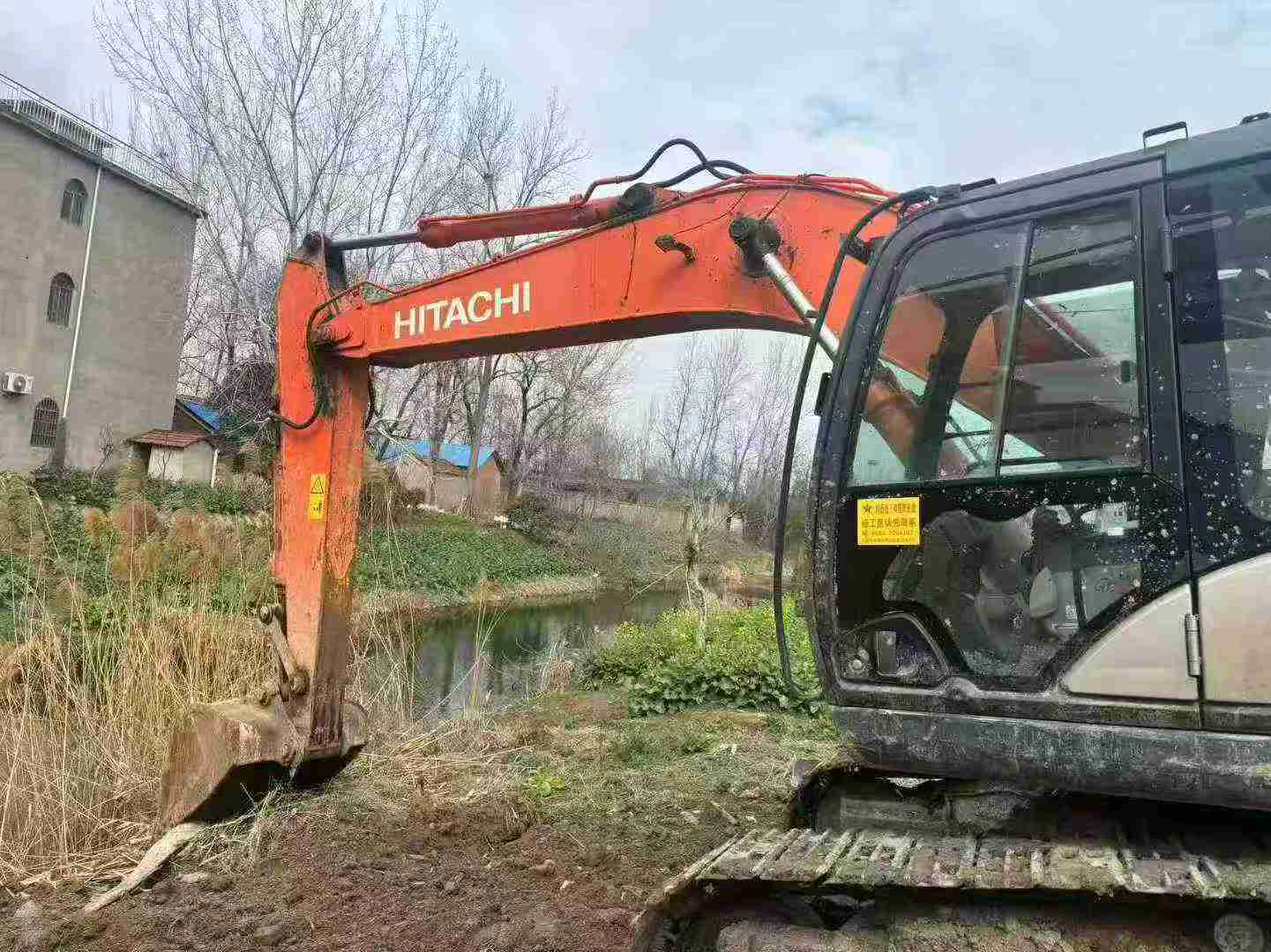 Used Hitachi ZH200-5A Excavator 2018 Model / 3