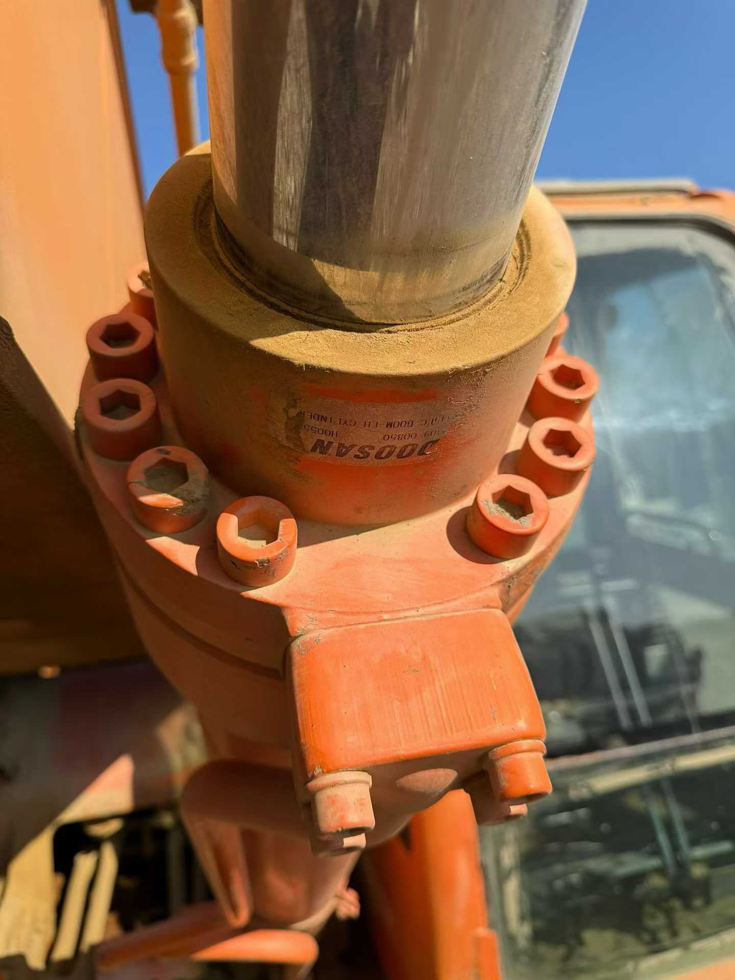 Used Doosan DX345 Excavator 2012 Model / 9