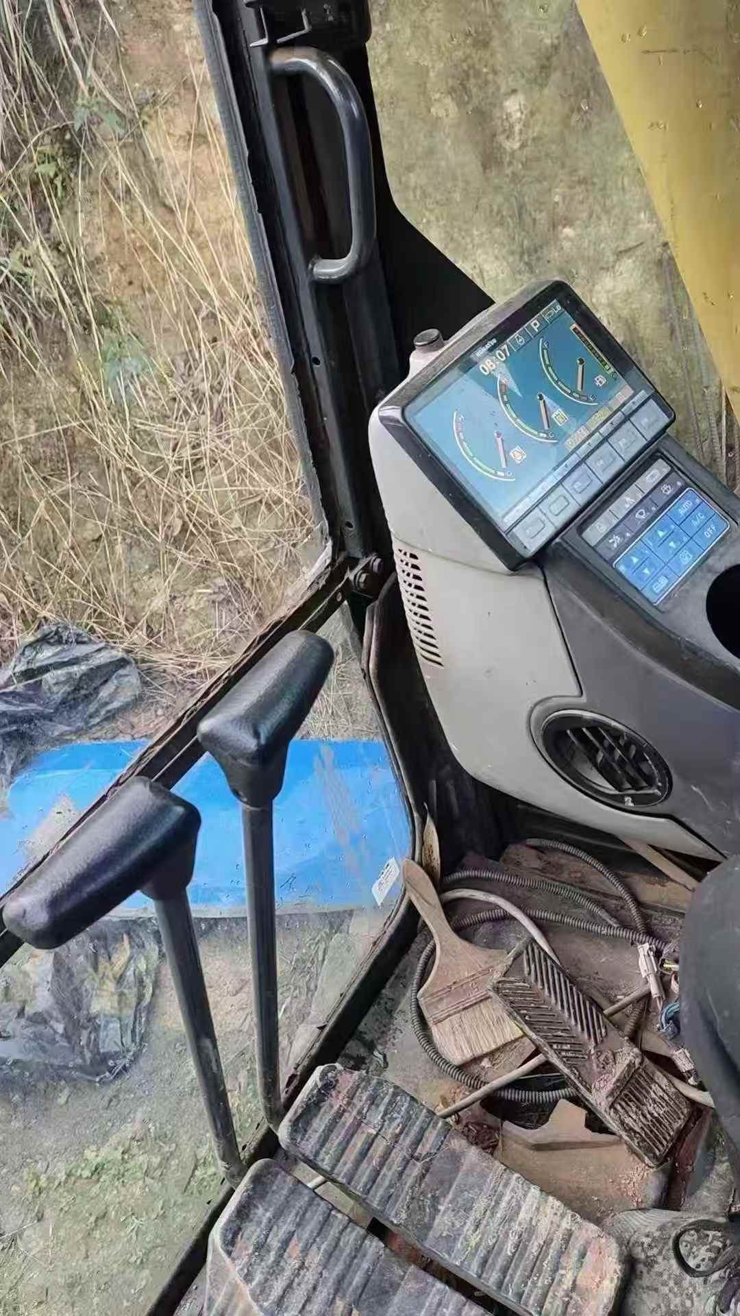 Used Komatsu PC60-8 Excavator 2015 Model / 4