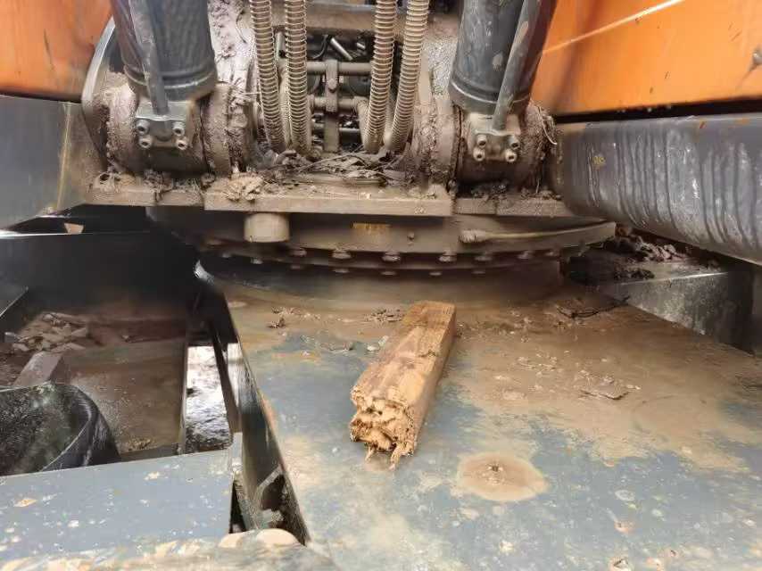 Used Doosan DH150 Excavator 2020 Model / 3