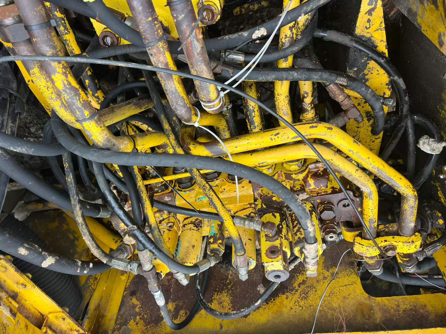 Used Kobelco SK200-3 Excavator 2016 Model / 3