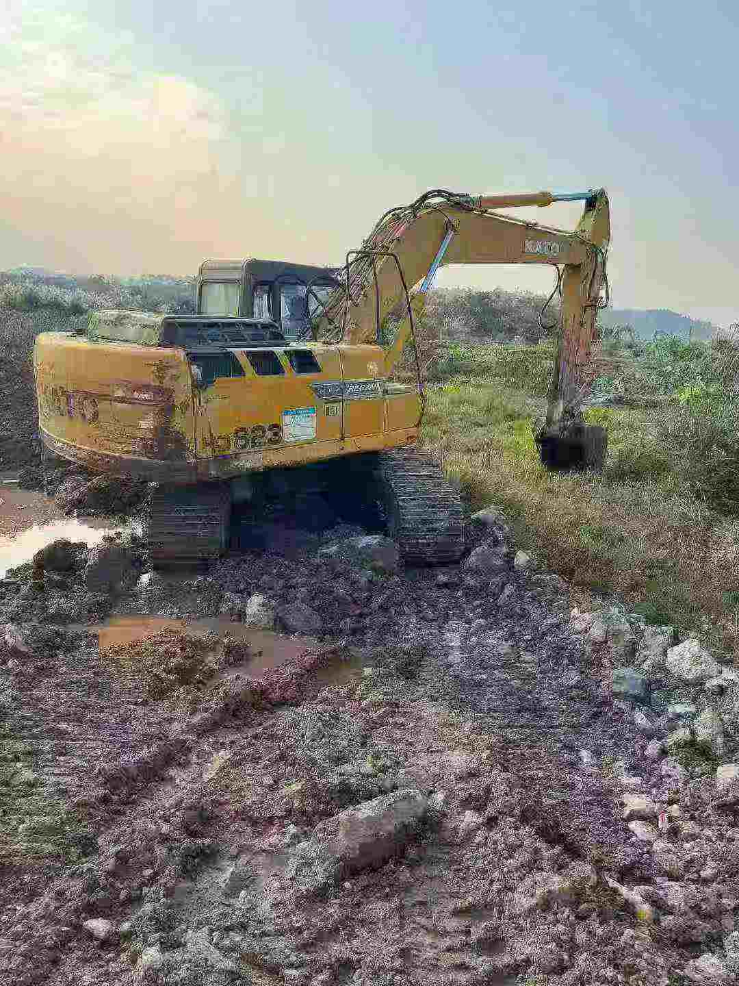 Buy Kato HD820V Used Excavator