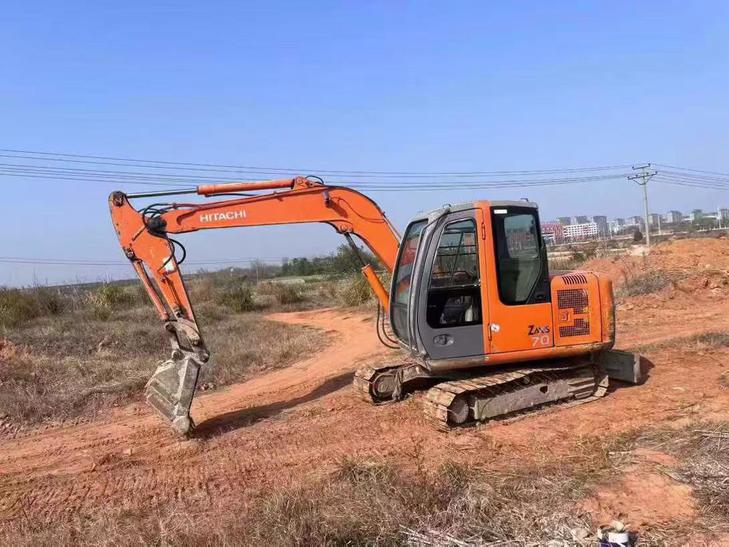 Buy Hitachi EX60-6 Used Excavator / 1