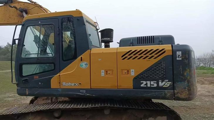 Buy Hyundai R215VS Used Excavator / 1
