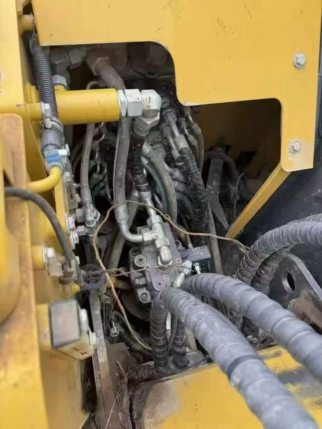 Used XCMG XE75C Excavator 2023 Model / 4