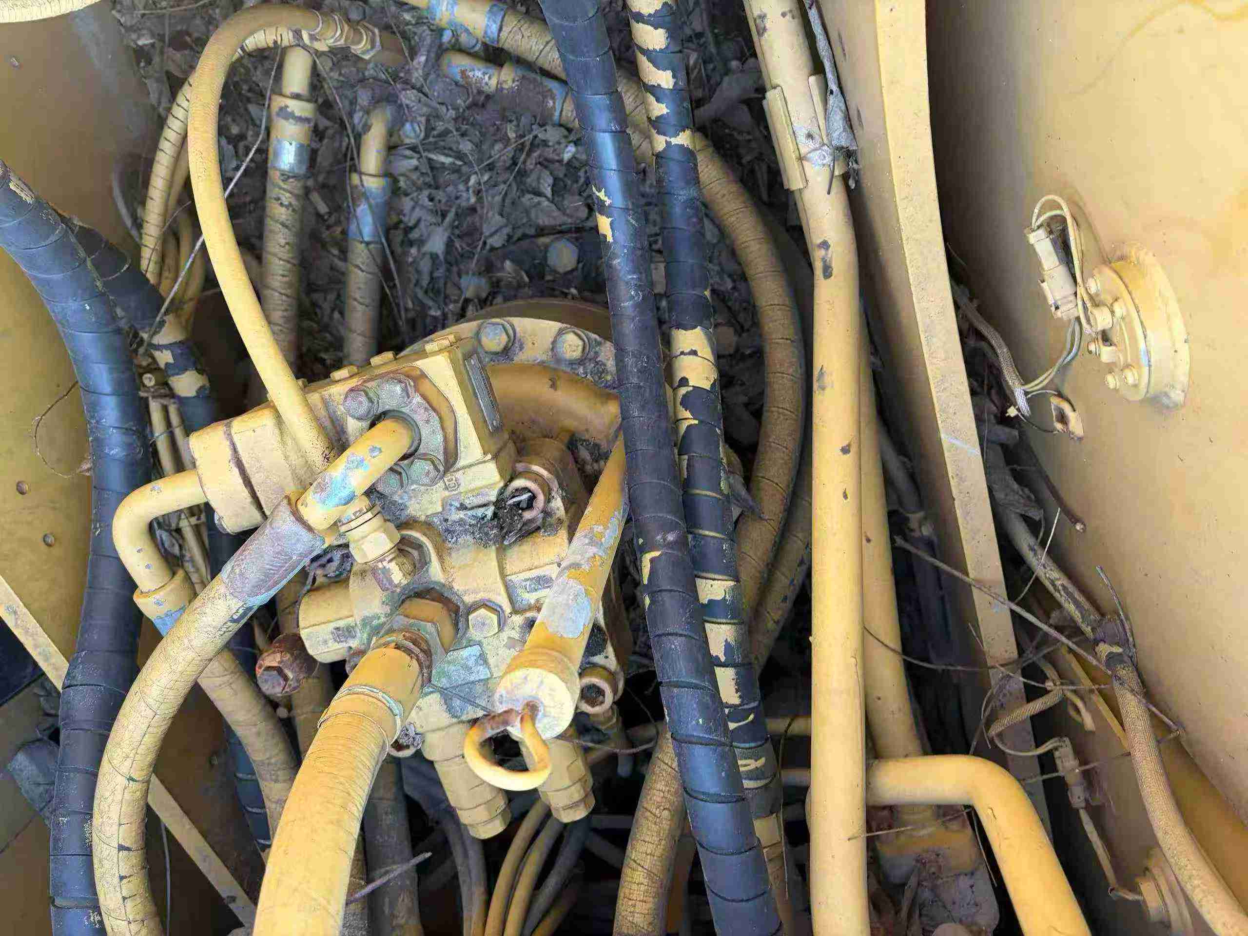 Used Caterpillar 320D Excavator 2008 Model / 5