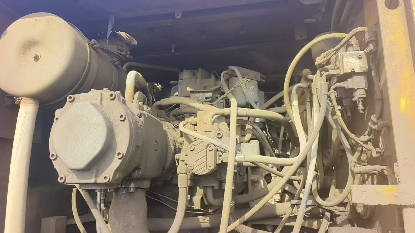 Used Liebherr R944B Excavator 2016 Model / 4