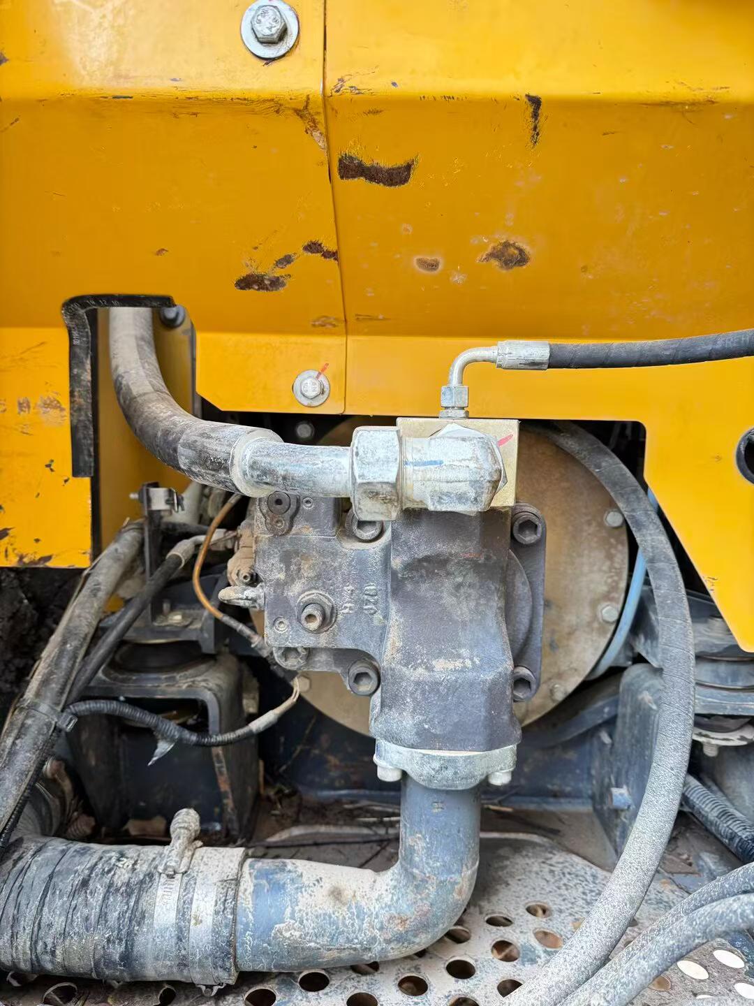 Used XCMG XE75C Excavator 2020 Model / 4