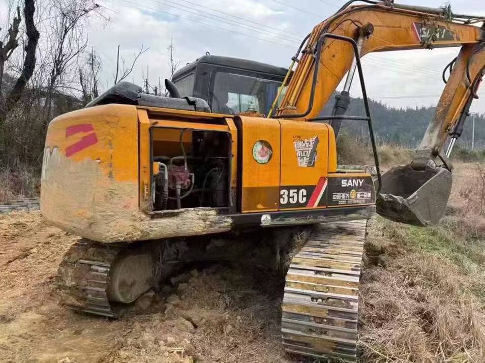 Used Sany SY135-8S Excavator 2016 Model / 2